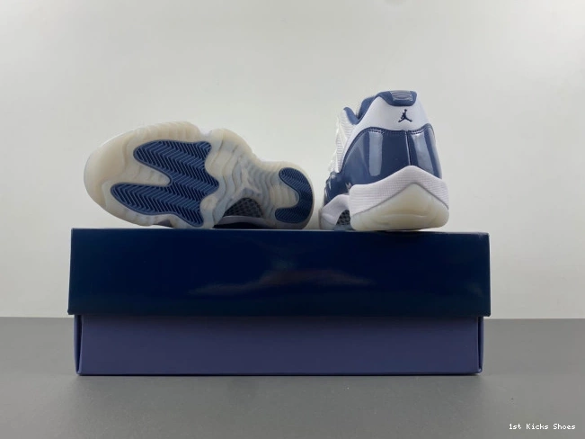1st Kicks (2024) Jordan Low Retro FV5104-104 Navy 11 Midnight 0806